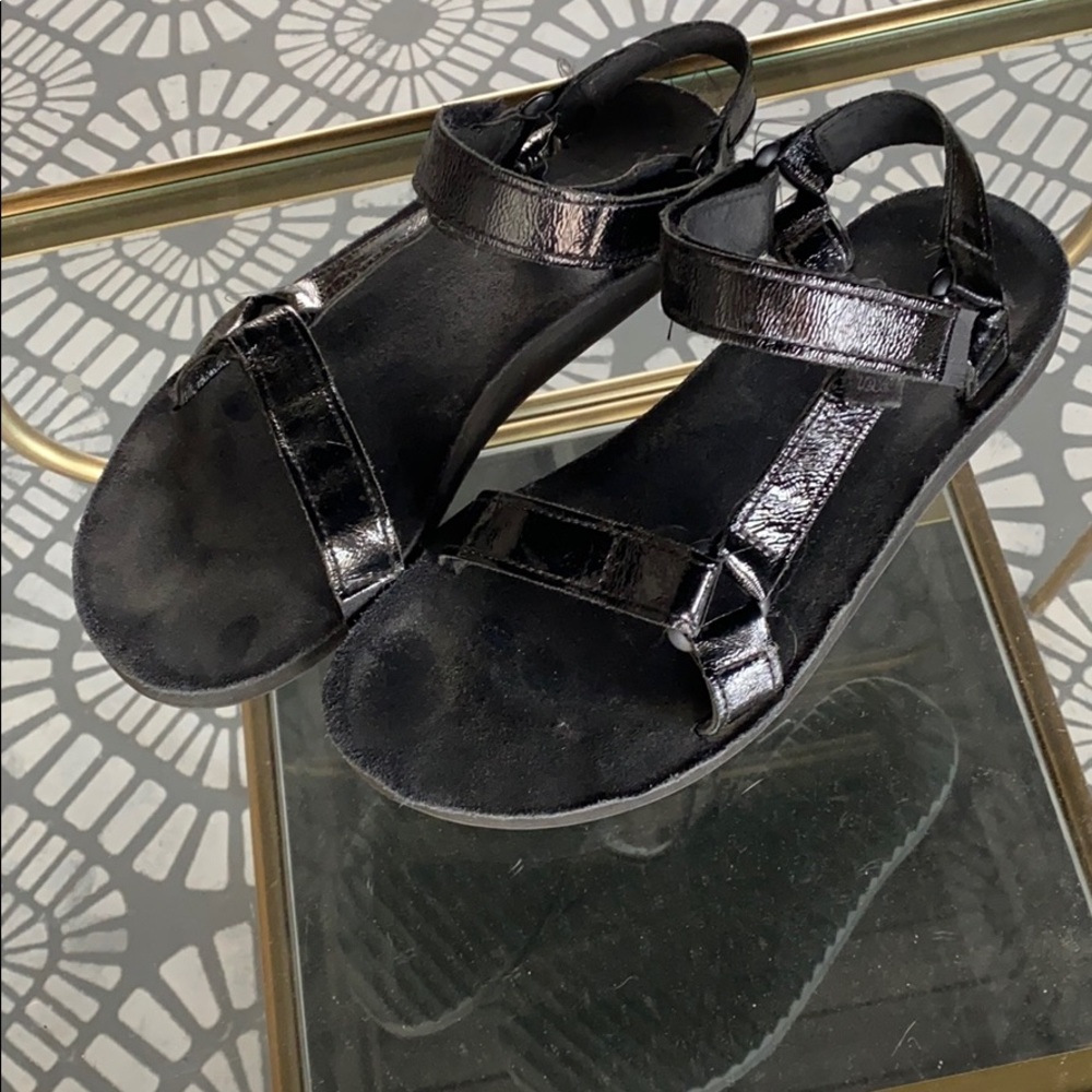 Patent leather Tevas